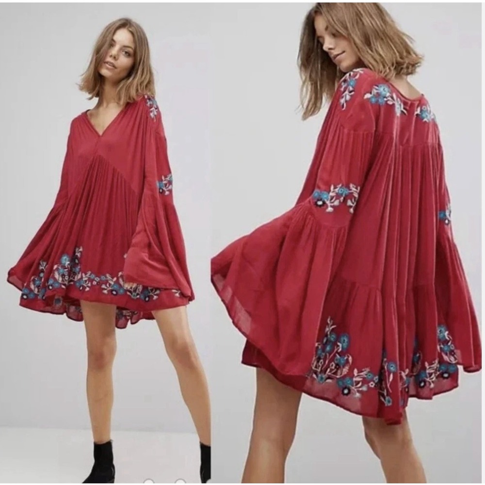 Free People Red Floral Embroidered Bell Sleeve Babydoll Boho Mini Dress Size M